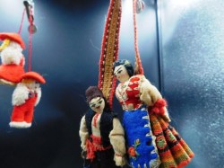 lot 17 hanging dolls pair a